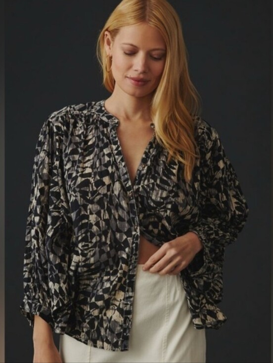 Pilcro Tops - PILCRO Sidney Batwing Sleeve Abstract Print Blouse Black White and Grey Size XL